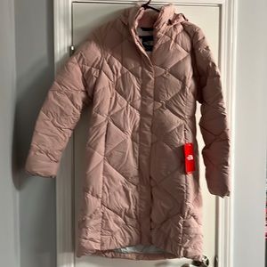 Woman’s North Face Miss Metro Parka II in Misty Rose Brand New